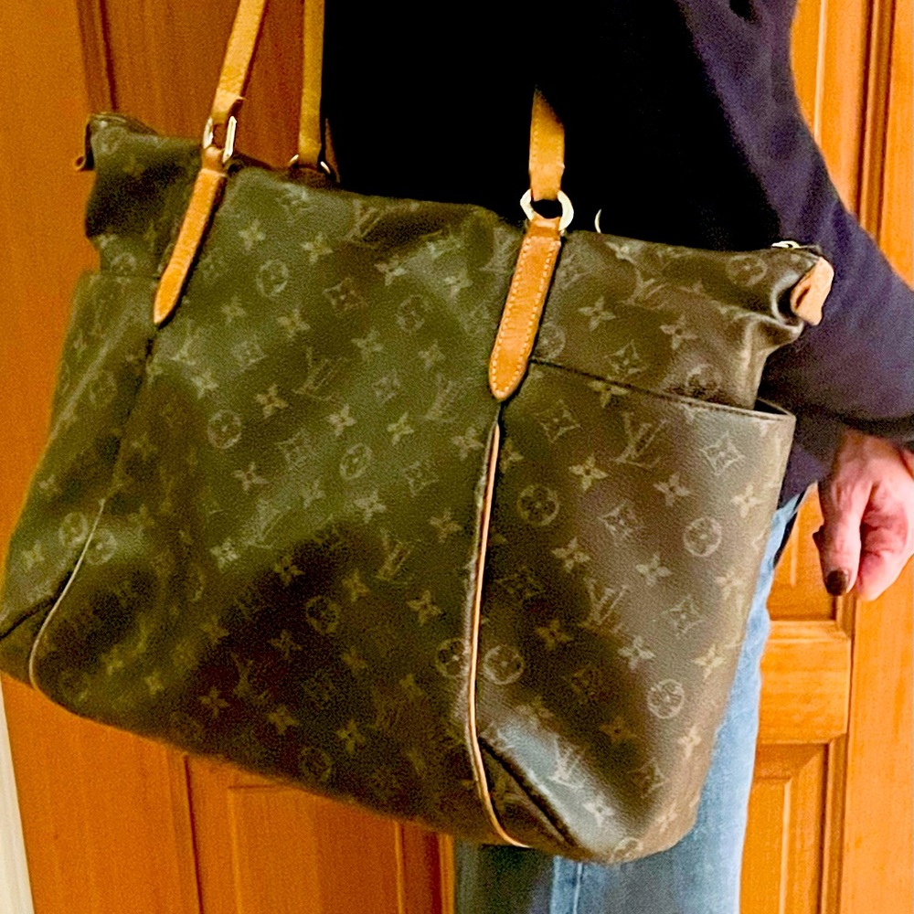 LOUIS VUITTON Monogram Totally GM WITH ORIGINAL TAGS
